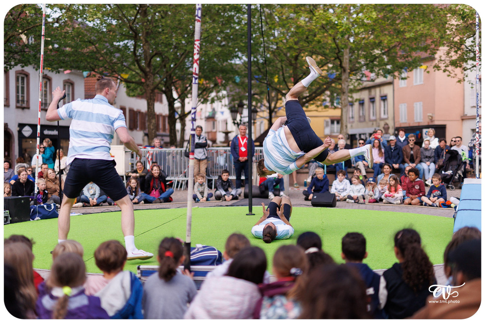 LEAGUE AND LEGEND (15FEET6)